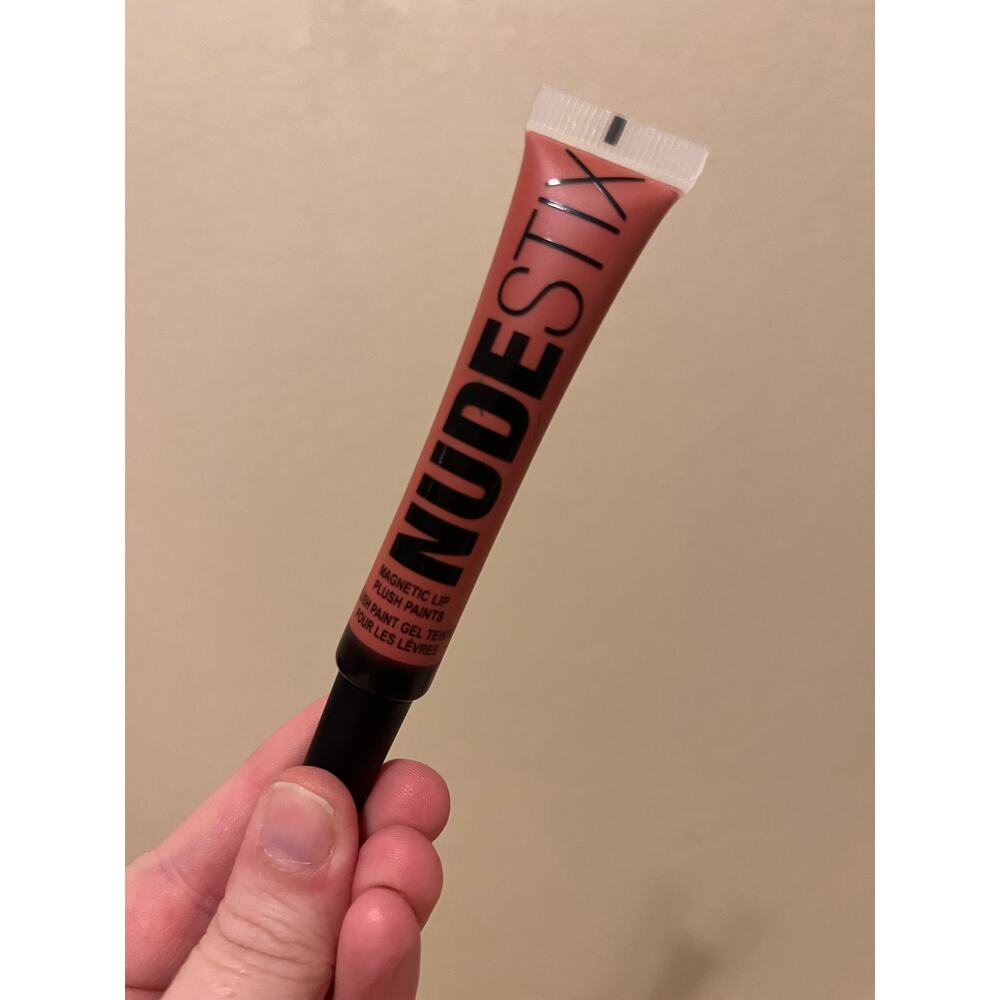 NUDE STIX - Magnetic Lip Plush Paints